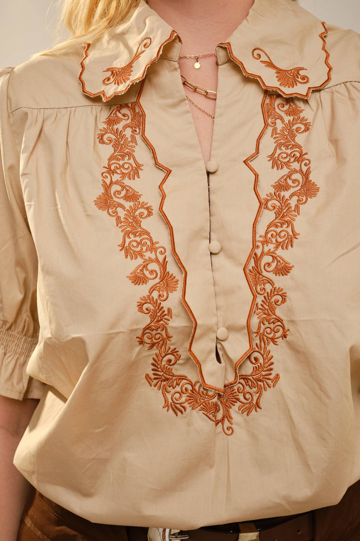 Embroidered Scallop Collar Puff Sleeve Top
