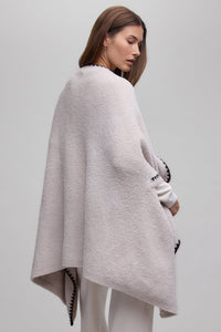 Barefoot Dreams CC Blanket Stitch Wrap