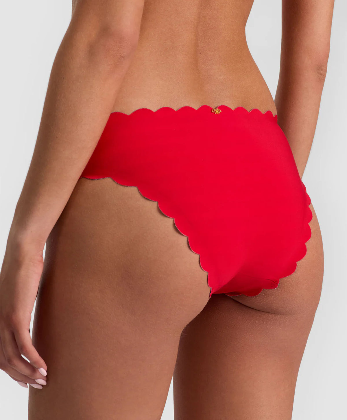 PQ Teakwood Reversible Scalloped Bottom